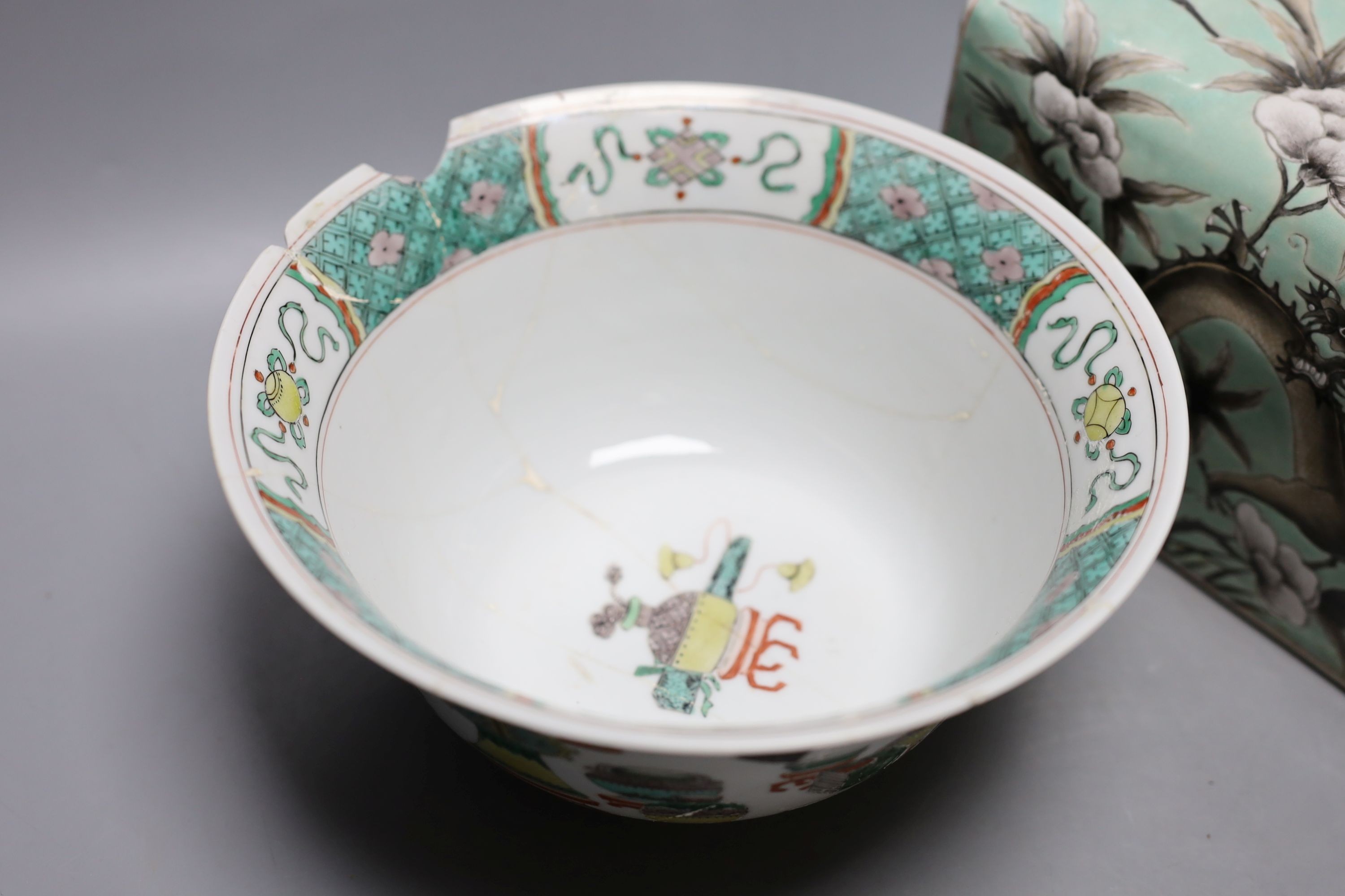 A Kangxi famille verte bowl, 20cm (a.f.) and a Chinese Dowager Empress-pattern pillow with dragons